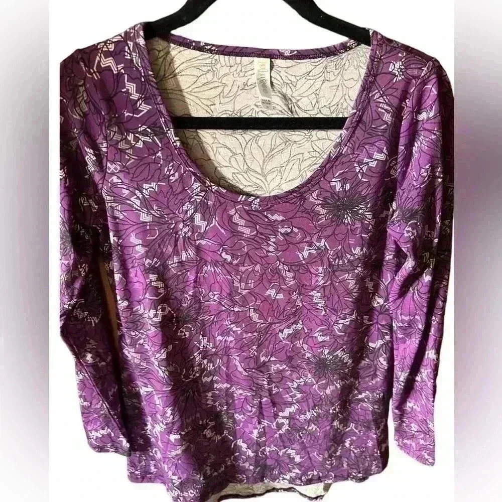 Lularoe XS purple with grey‎ & black floral long sleeve Lynnae t shirt. NWT.